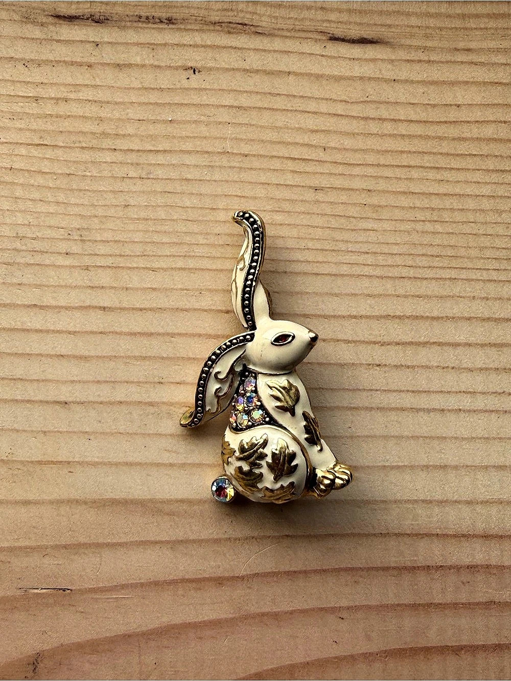 Vintage Rabbit Brooch in Gold & White Like New